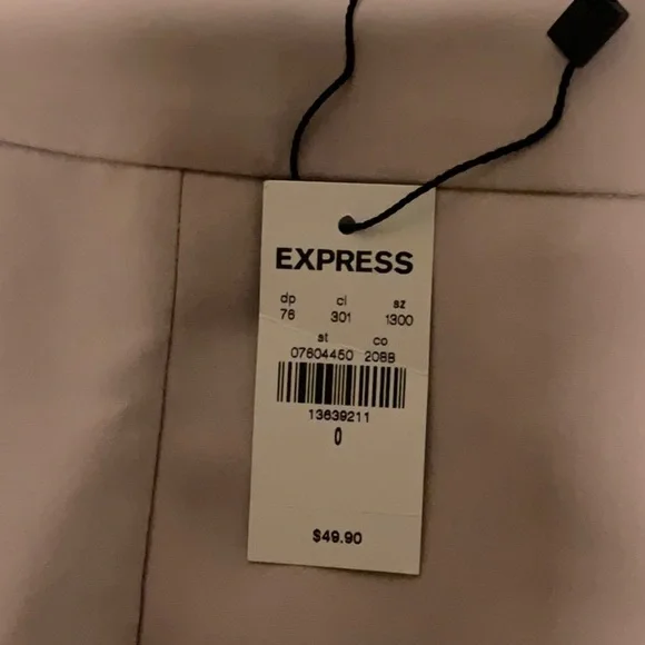 Express Mid Rise Shorts - Picture 2 of 5